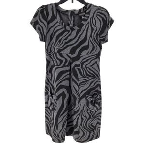 En Focus Size 12 Black Gray Zebra Stripe Cap Sleeve Scoop Neck Shift Dress